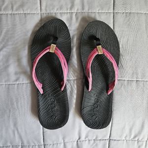 Reef Women's Pink Strap Flip Flop Sandal Thongs Size 9 Rubber Sponge Sole